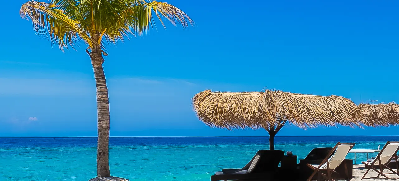 Bagno Di Gili Beach gazebos at the gili islands